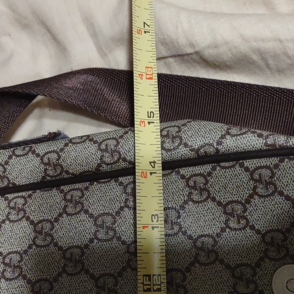 100% authentic Gucci magnet snaps Messenger Bag! - Picture 10 of 11